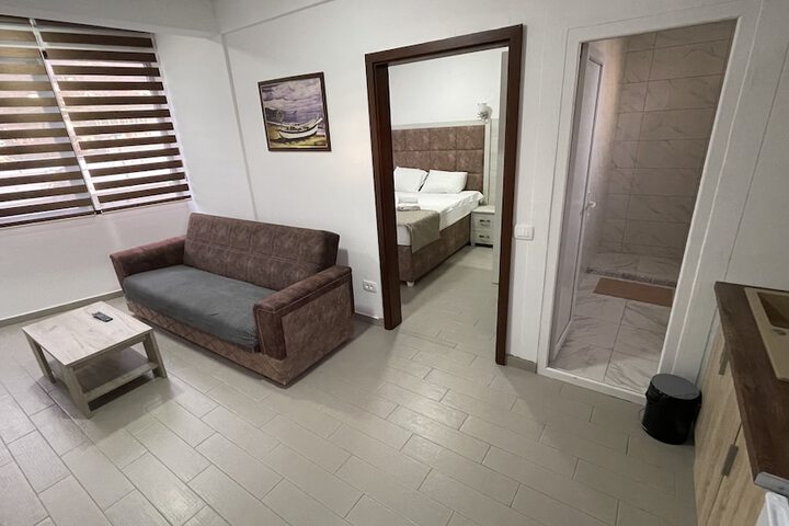 Room 27 of 92