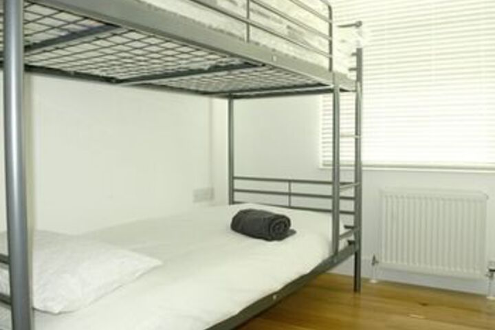 Room 10 of 29