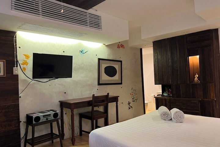Room 33 of 69