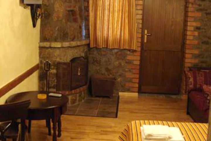 Room 5 of 63