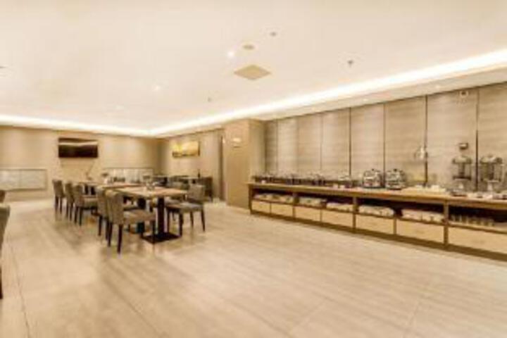 Homeinn Fairyland Hotel (Harbin Exhibition Center Hengshan Road)