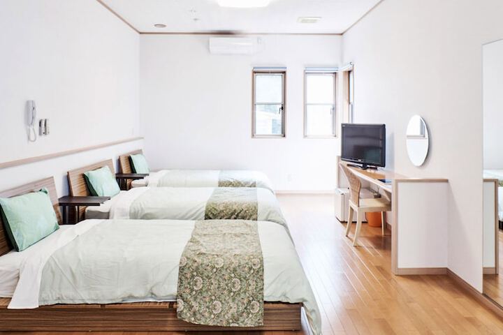 Room 7 of 32