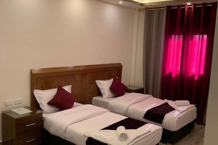 Room 33 of 65