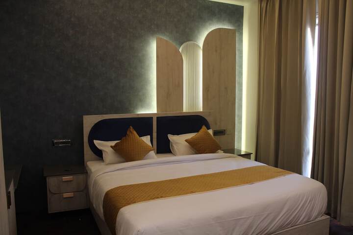 Room 11 of 22