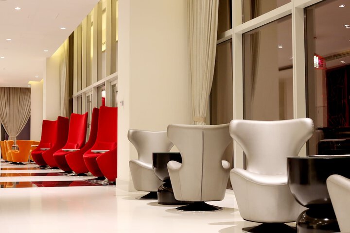 Entrance & Lobby
