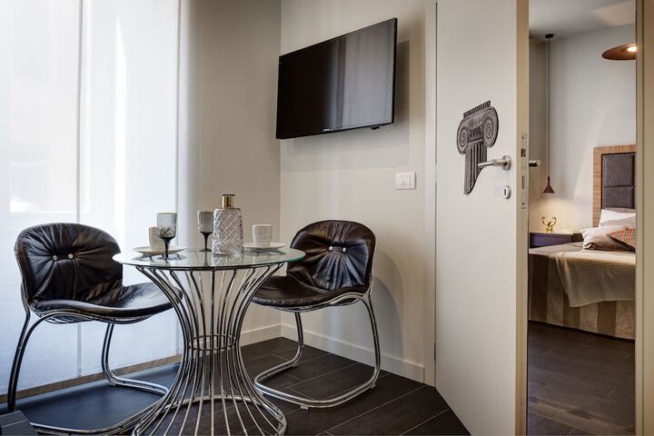 Room 54 of 106