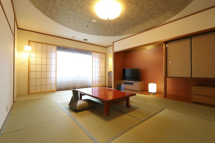 Room 10 of 42