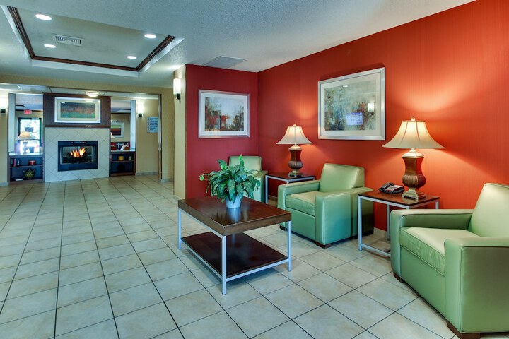 Hotel 75 of 77
