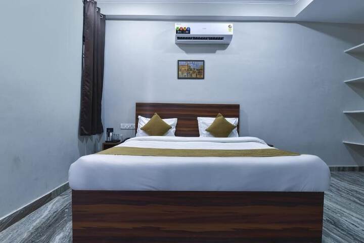 Room 10 of 22