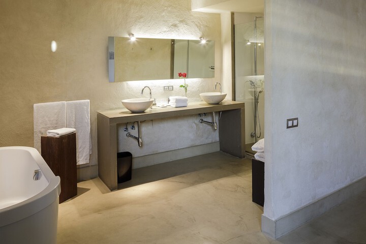 Clean Restrooms