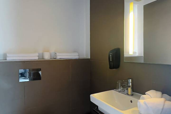 Room 15 of 74