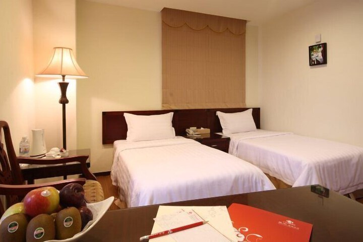 Room 12 of 39