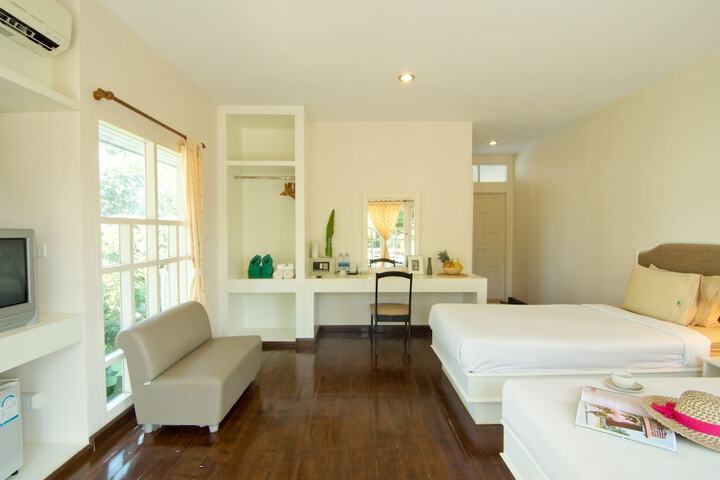 Room 4 of 61