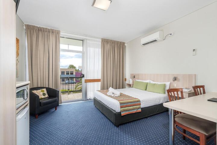 Room 22 of 37