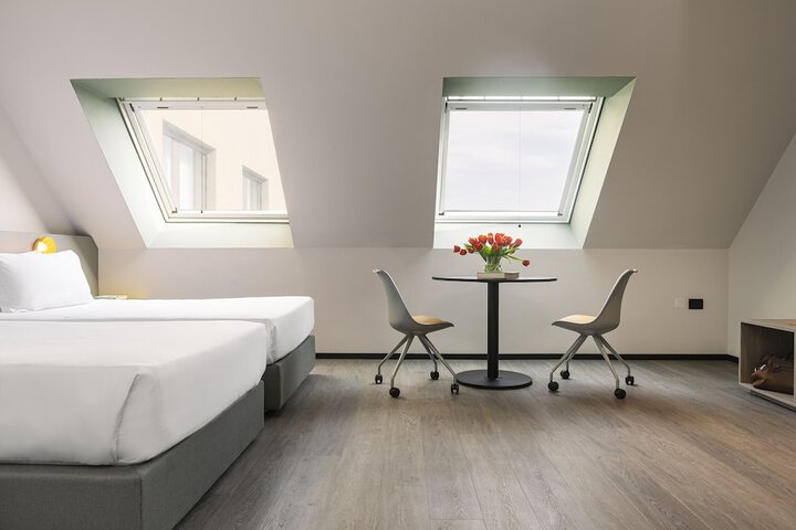 Room 35 of 72