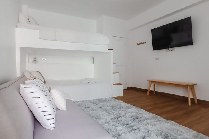 Room 46 of 85