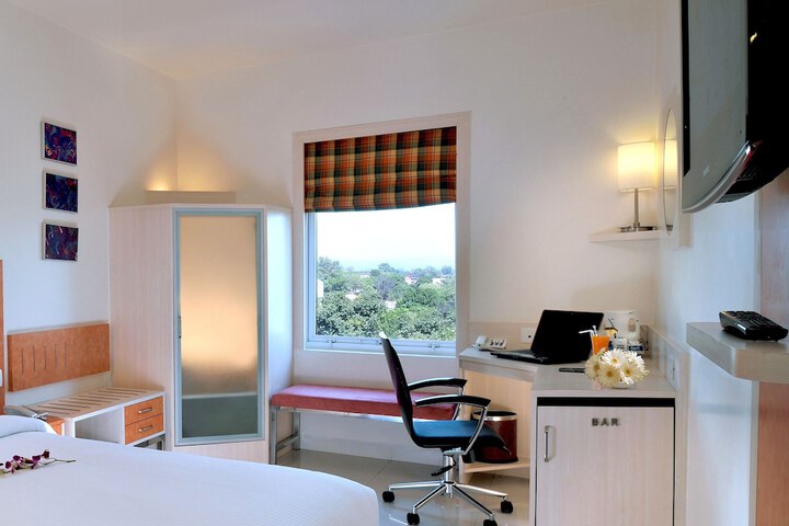 Room 17 of 36
