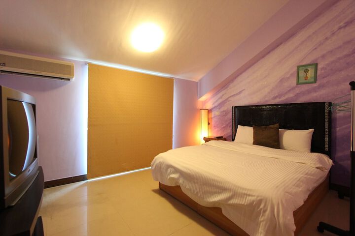 Room 14 of 22