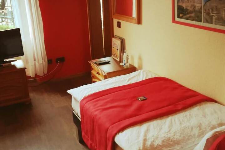 Room 9 of 45