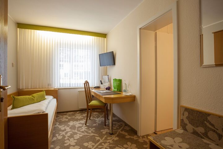Room 10 of 41