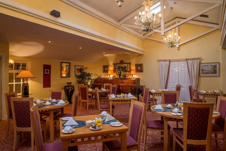 Breakfast area