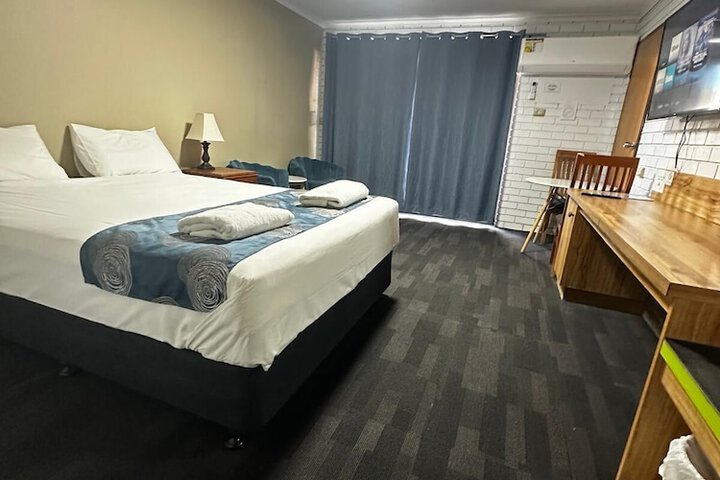 Room 25 of 47