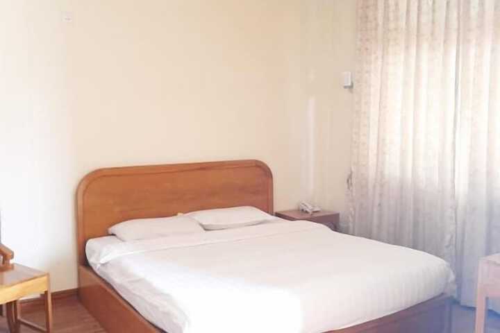 Room 5 of 23