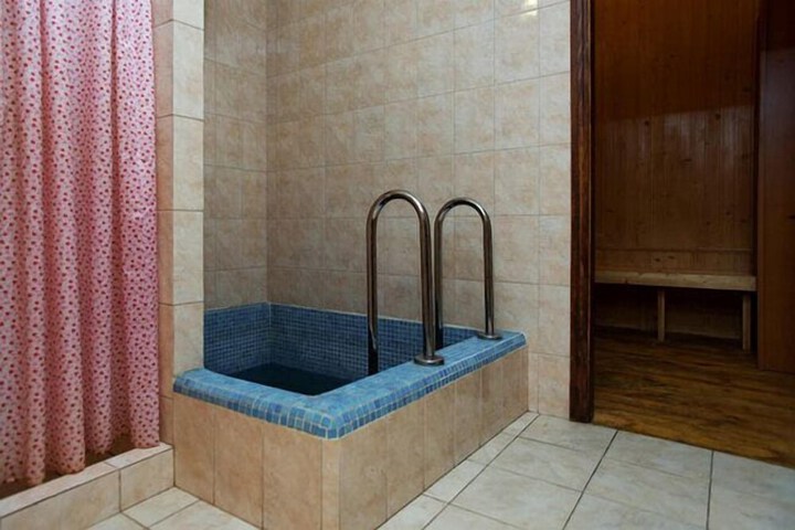 Pool 37 of 42