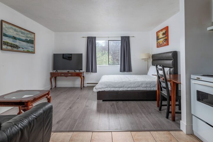 Room 2 of 13