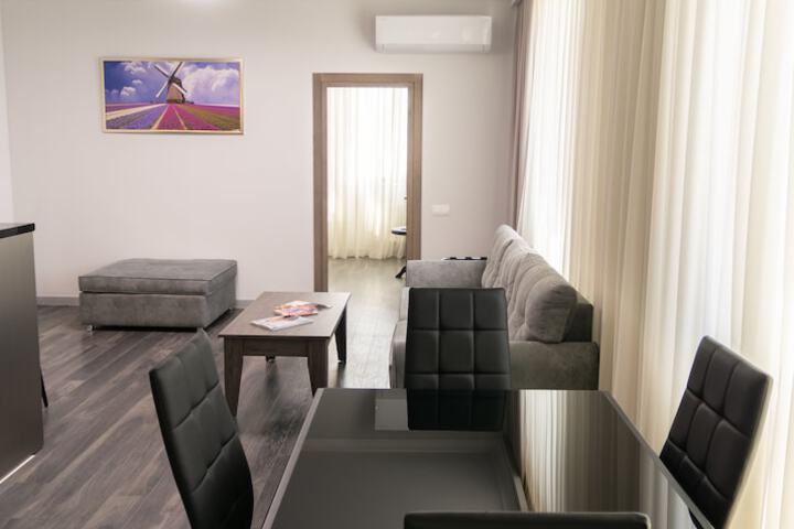 Room 4 of 131