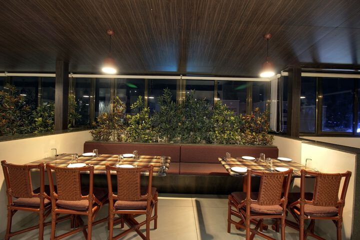 Dining 41 of 67