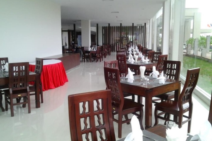 Dining 21 of 28