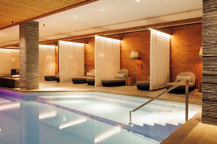 Pool 70 of 118