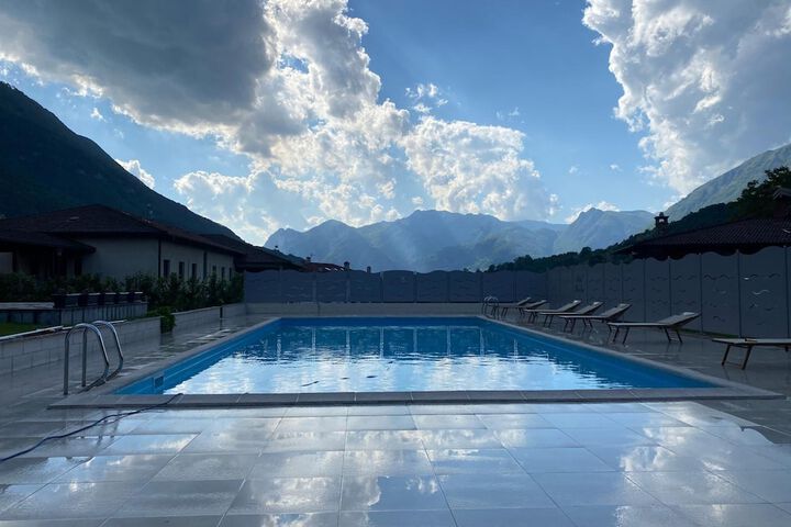 Hotel with Pool