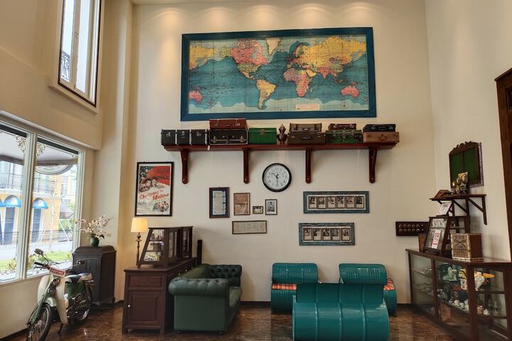 Entrance & Lobby