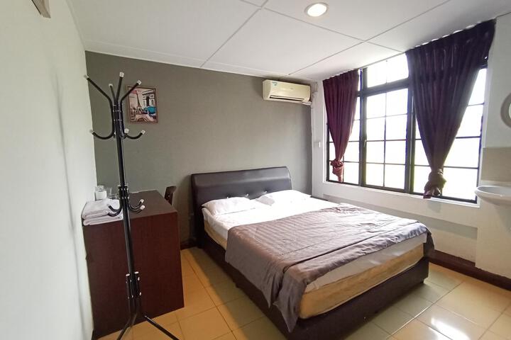 Room 4 of 19