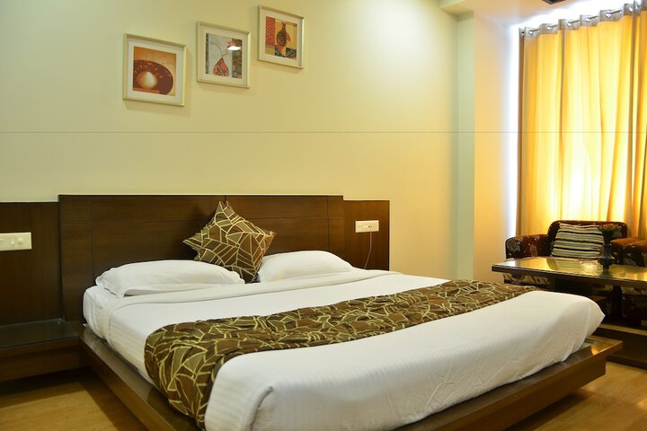 Room 13 of 42