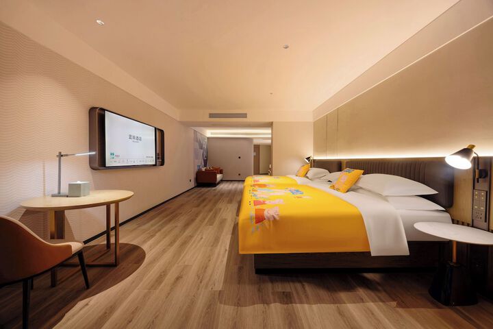 Room 65 of 127