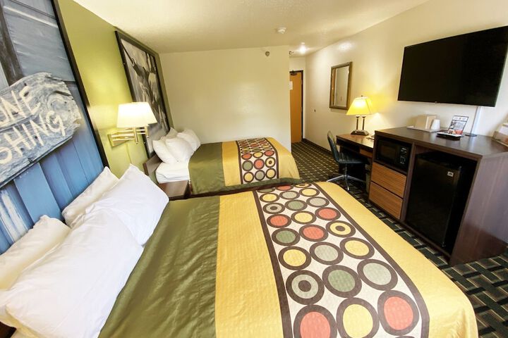 2 Double Beds (1 of 12)