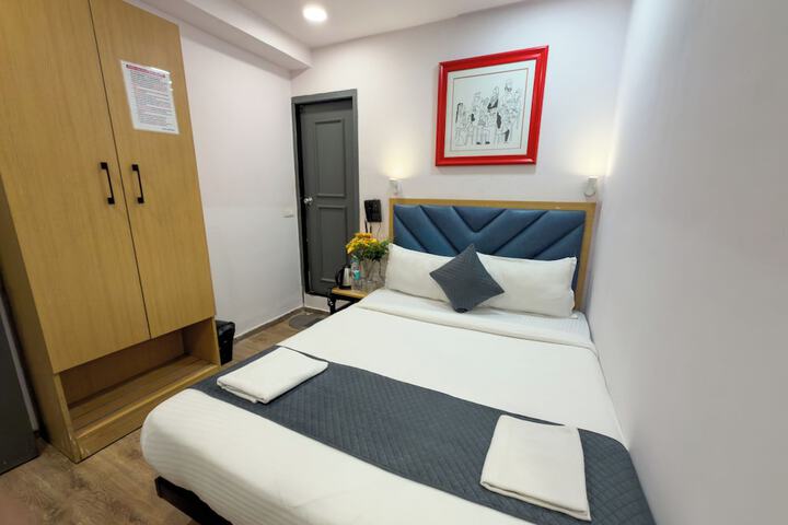 Room 6 of 39