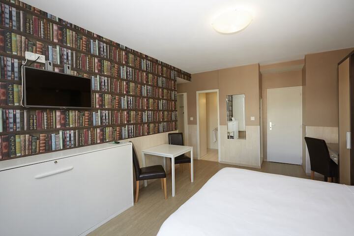 Room 6 of 41