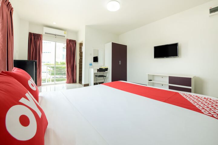 Room 17 of 27
