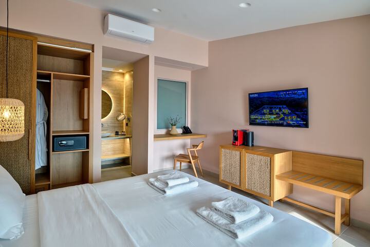 Room 25 of 39