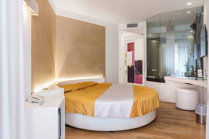 Room 54 of 212