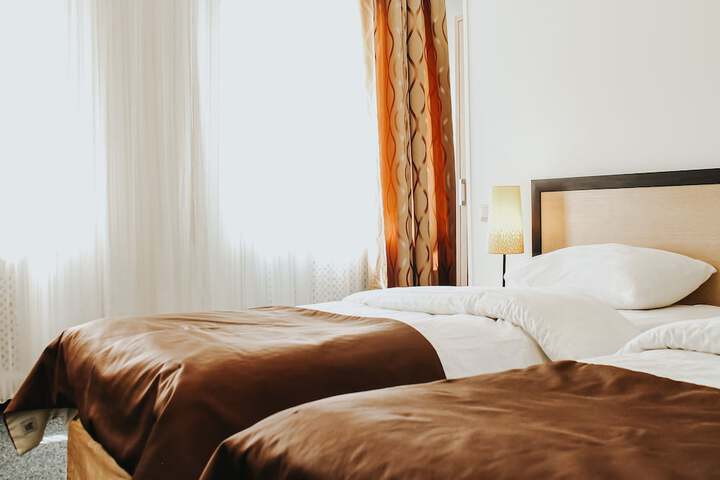 Room 21 of 77