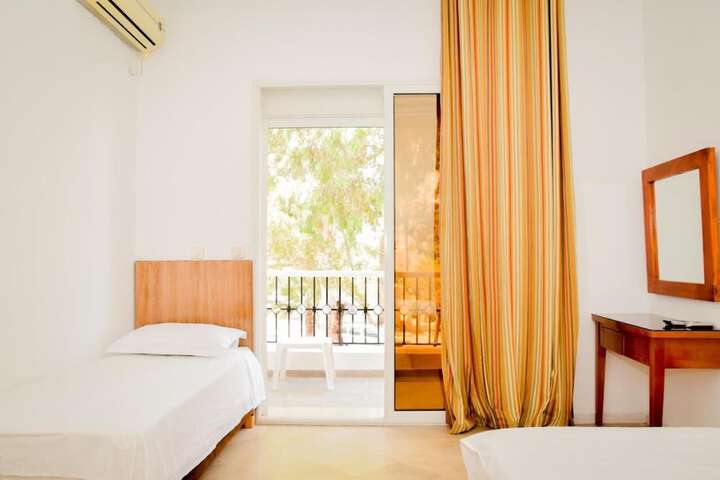 Room 8 of 15