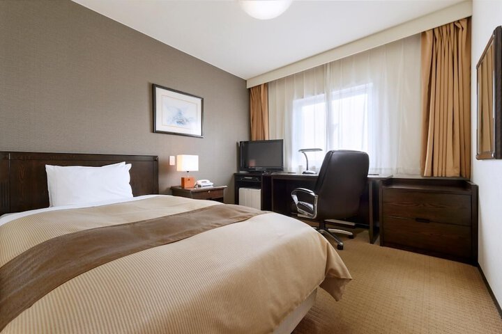 Room 10 of 25