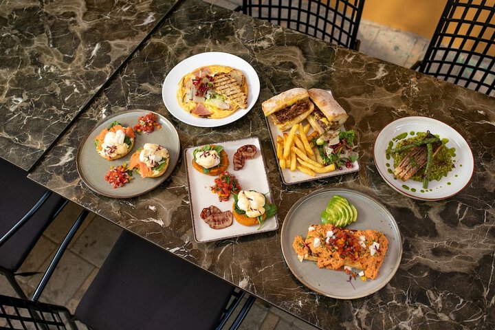 Breakfast/Coffee Service 82 of 97