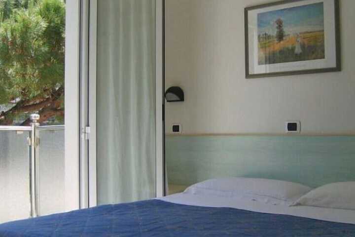 Room 12 of 14