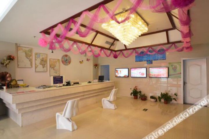 Hotel Interior 11 of 18